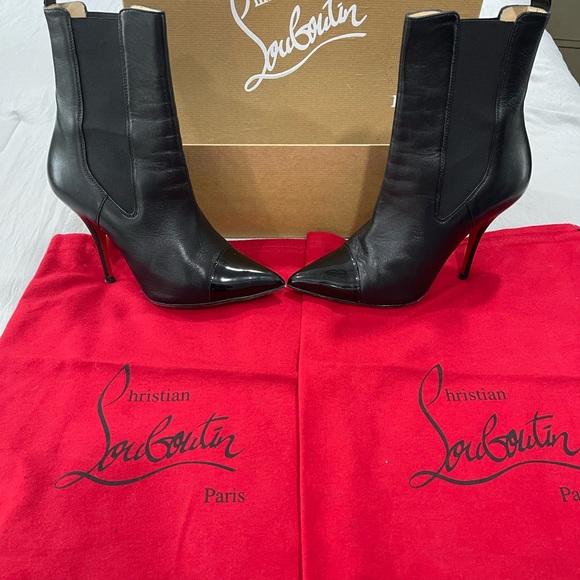 Women Christian Louboutin boots. - Picture 2 of 5